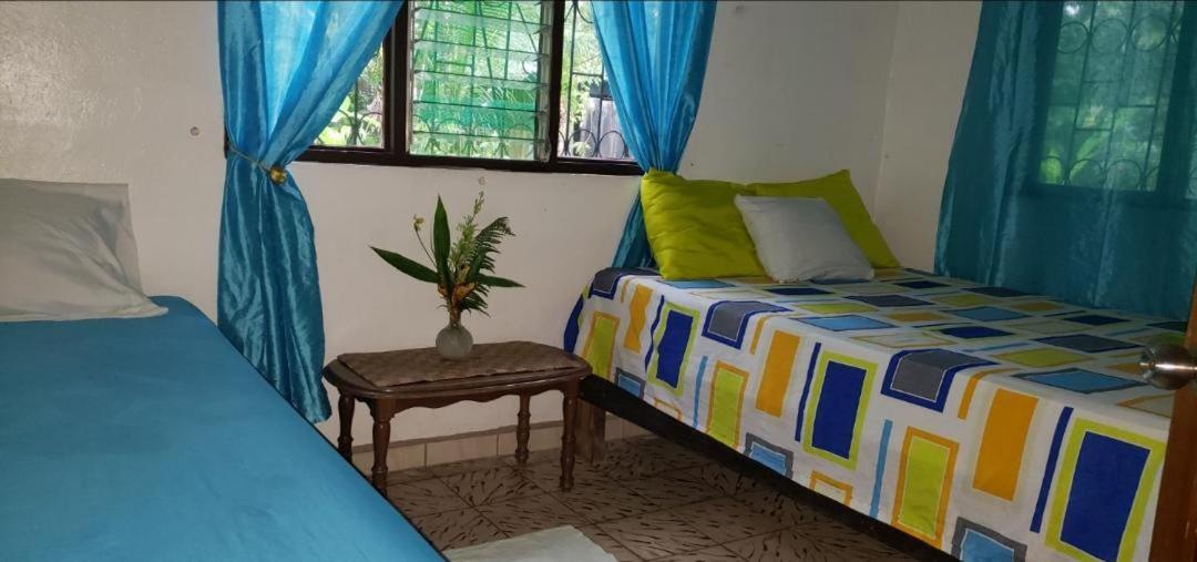 Hostal Cecilia Puerto Viejo de Talamanca Exterior foto