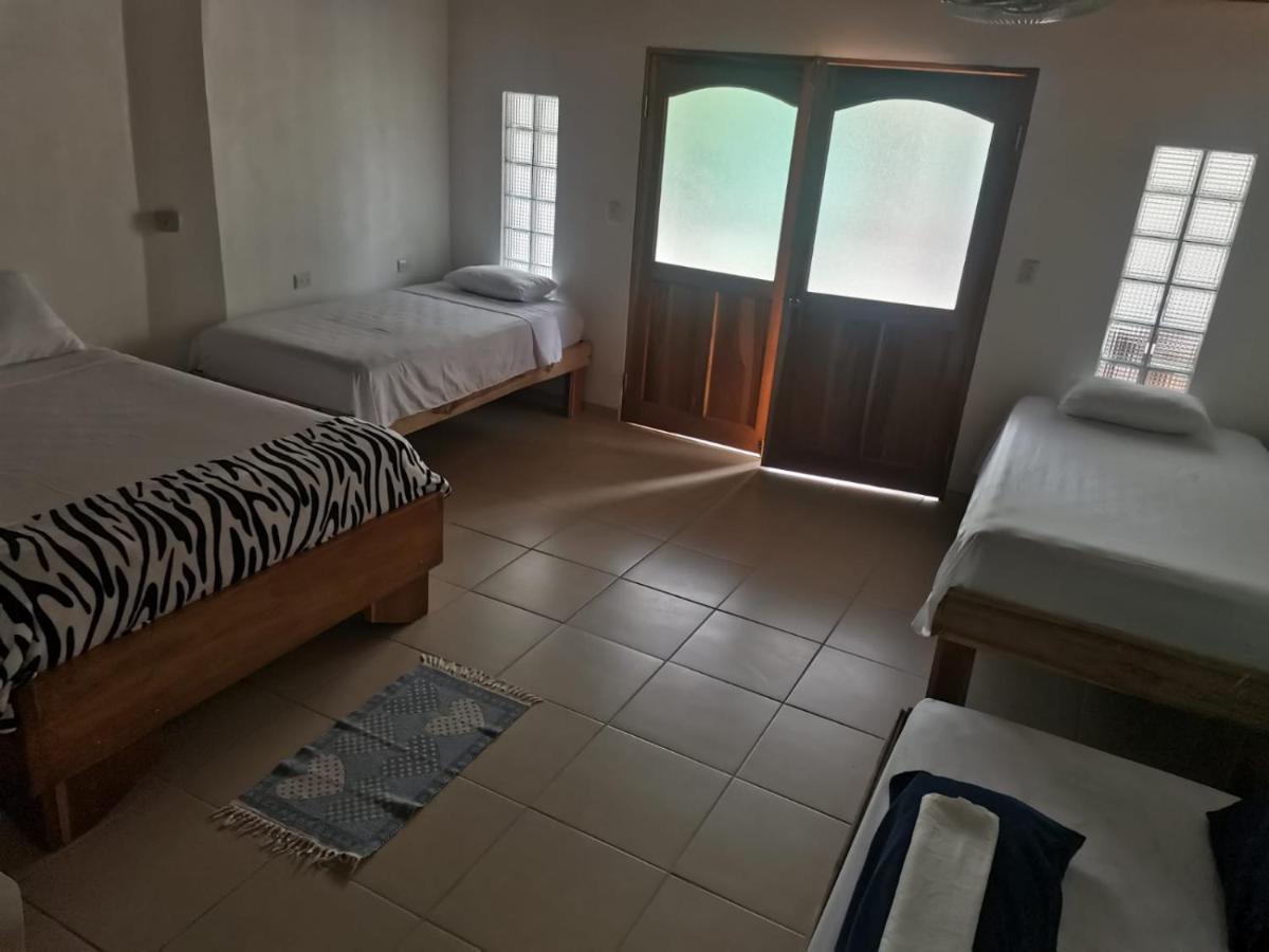 Hostal Cecilia Puerto Viejo de Talamanca Exterior foto